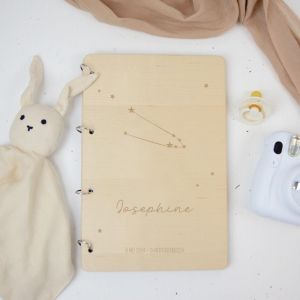 Gepersonaliseerd babyboek met sterrenbeeld