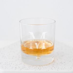 Whiskeyglas met initiaal en naam