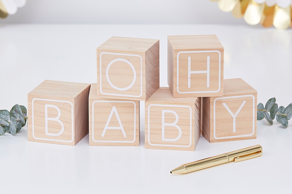 Oh baby: gouden babyshower decoratie